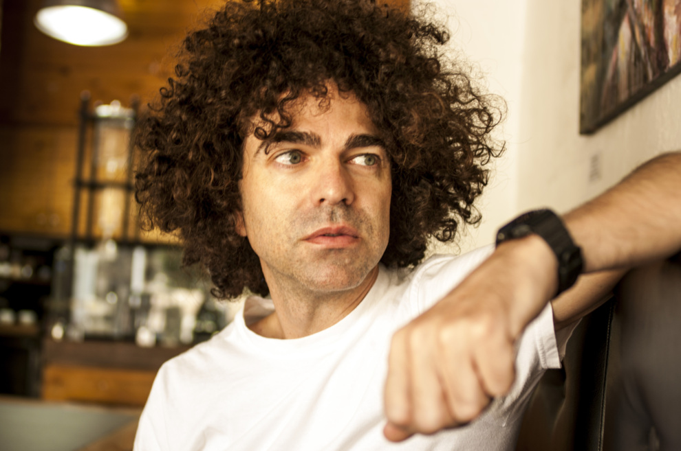 Marco Magoa: «Lo dramático de los refugiados es que sobrevivir se ha convertido en su único&nbsp;sueño»